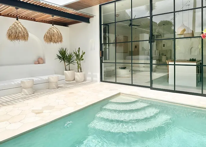 The Suites By The Young Villas Uluwatu 